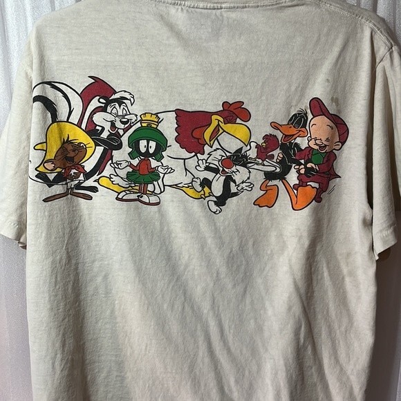VTG 1983 loony tunes T shirt shirt does have some stains since it’s 40 yrs Old - Picture 3 of 3